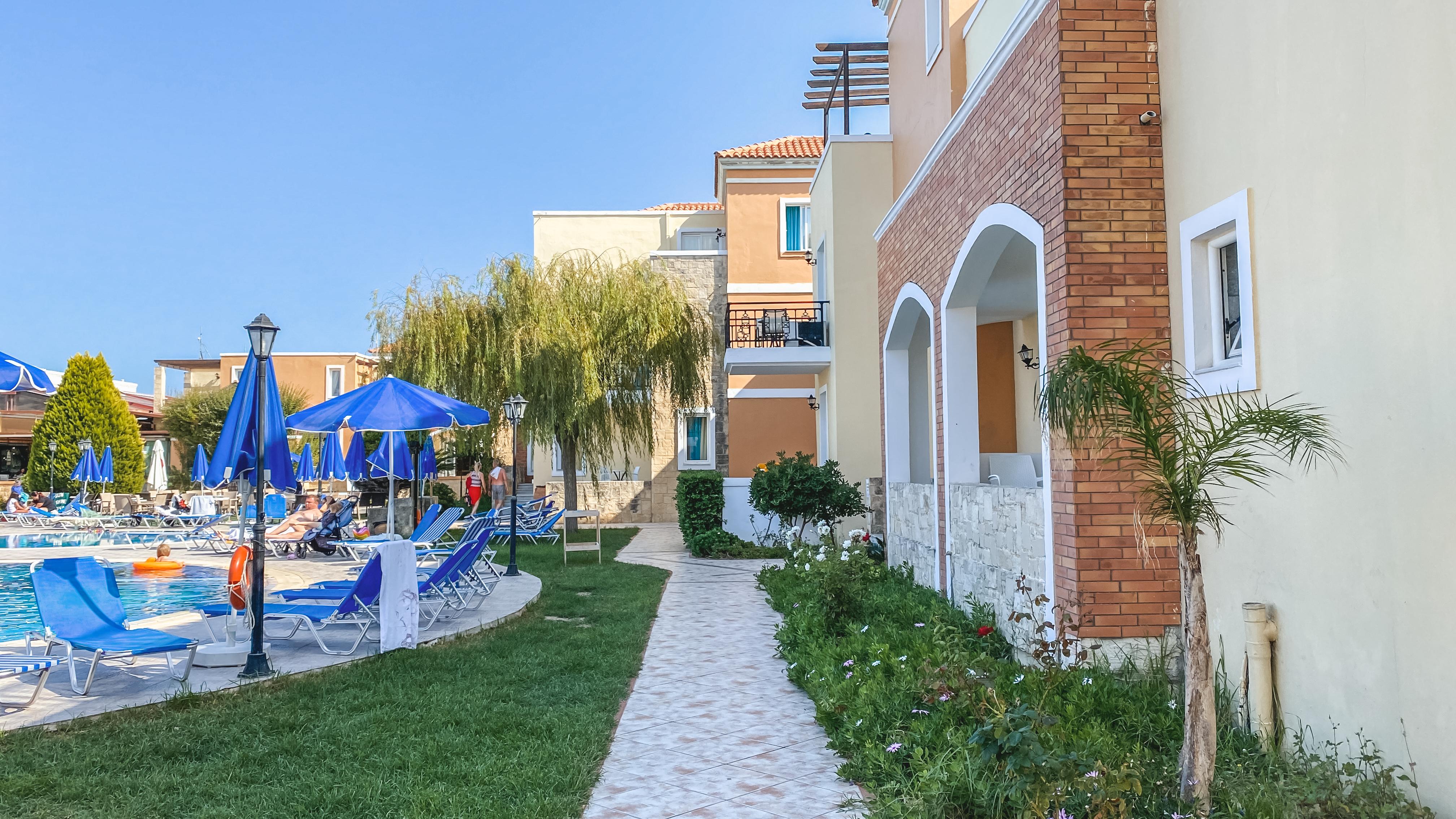 Chrispy Waterpark Resort Kolymbari Exterior photo